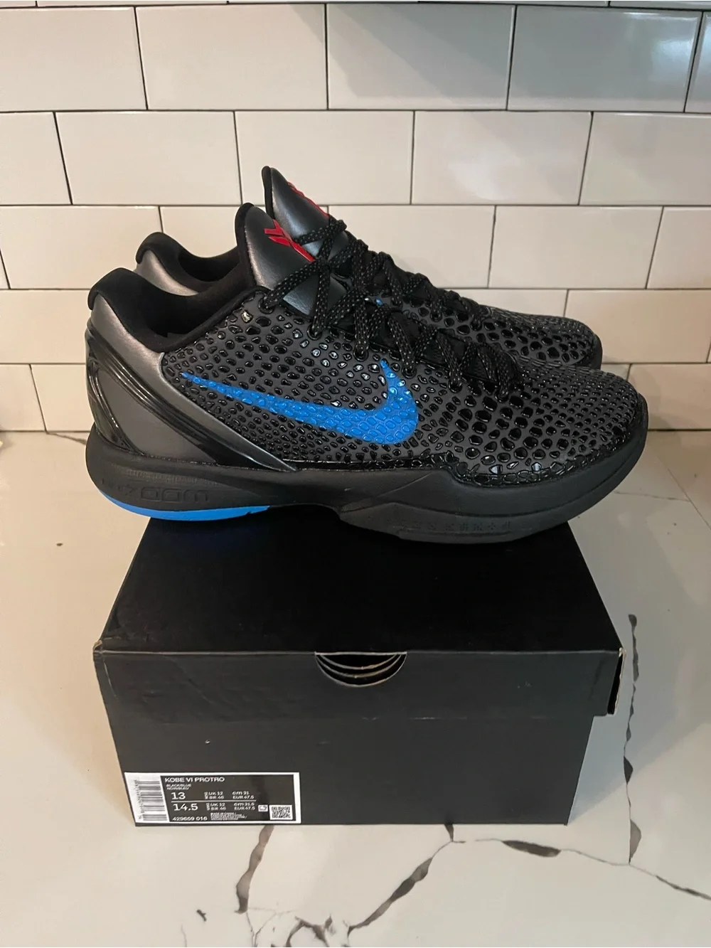 Nike men’s dark